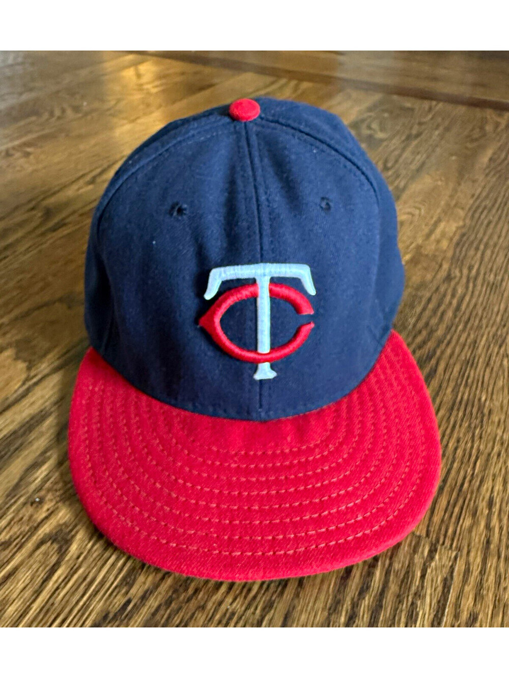 New Era 59FIFTY Minnesota Twins MLB On-Field Fitted Cap Hat 7 1/4 Navy Red